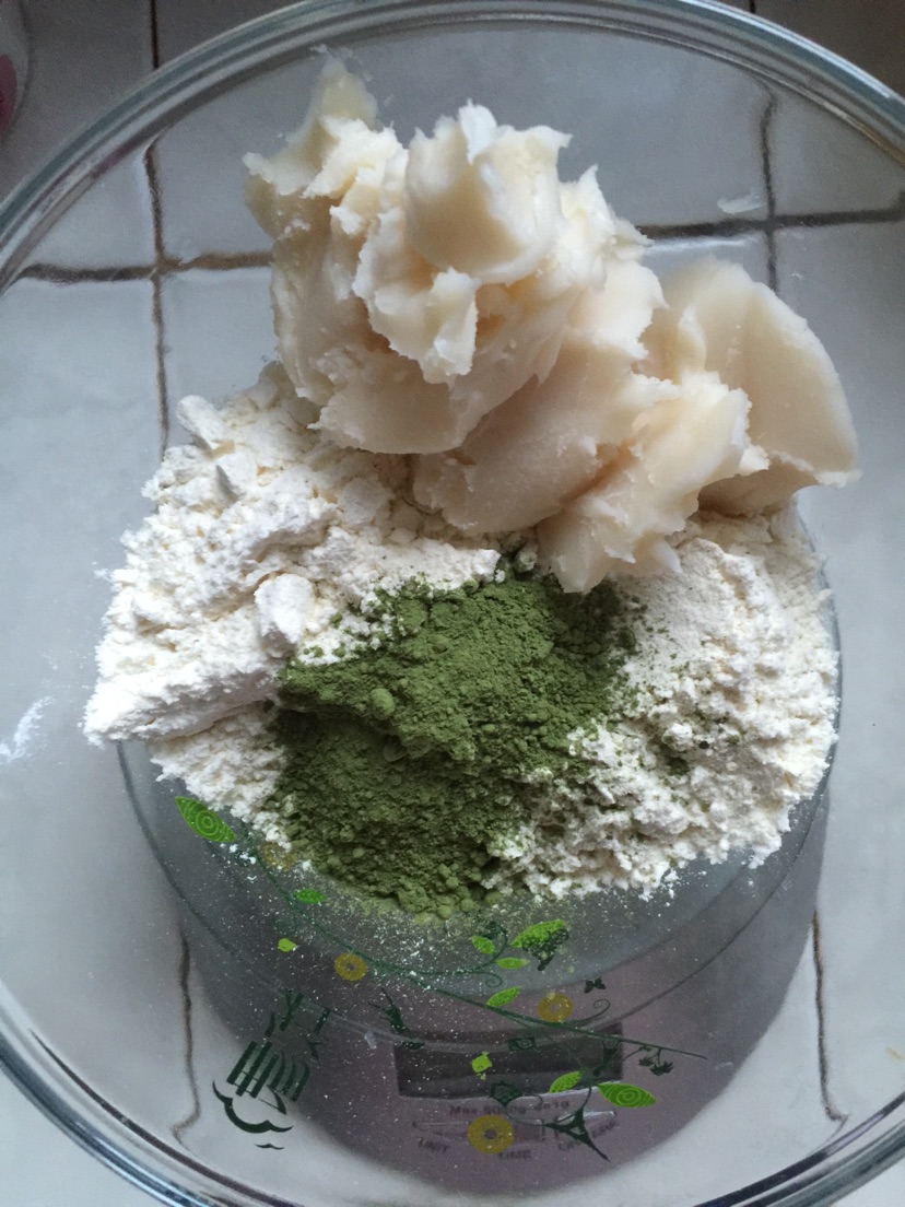 抹茶椰蓉莲花酥的做法图解2