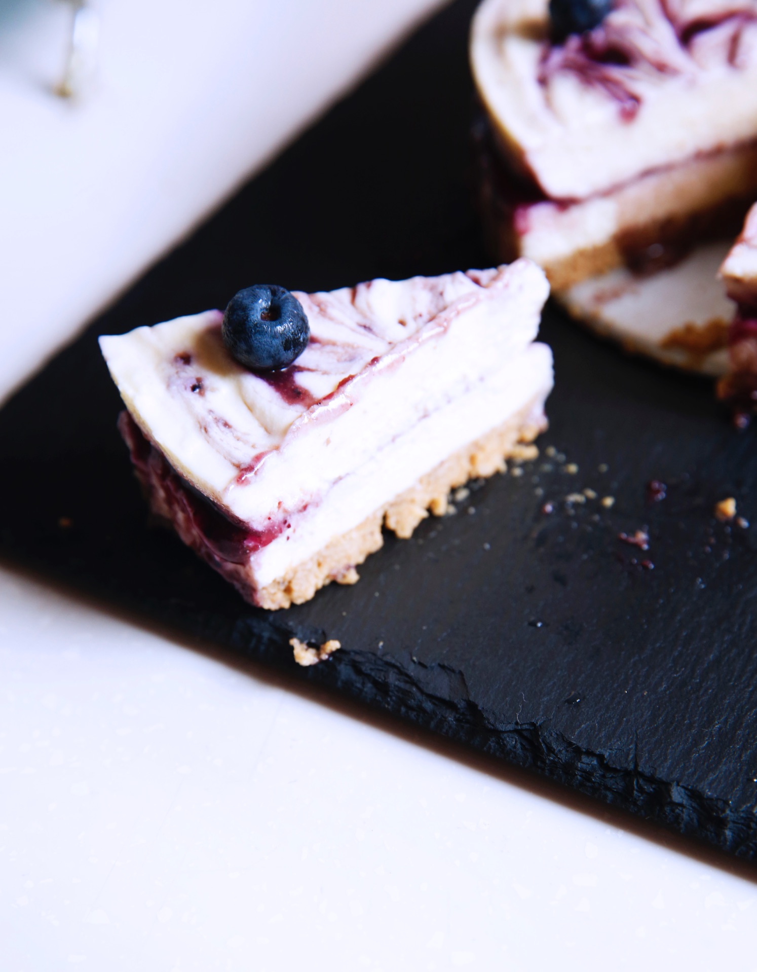草莓藍莓蛋糕 by 週末食光 - 愛料理