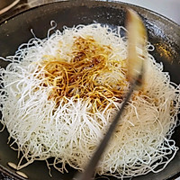 咸鲜焦香的牛肉丝炒米面的做法图解9