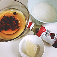 健脾补血—桂圆黑糖糯米甜粥的做法图解1