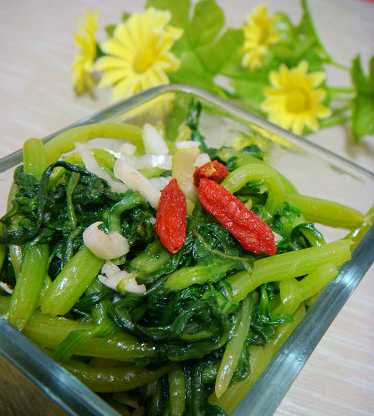 Chrysanthemum in sesame oil