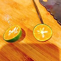 养颜美味的缤纷水果茶的做法图解2