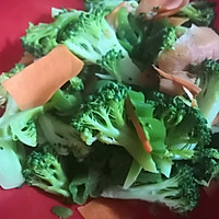 胡萝卜煸炒西兰花的做法图解4