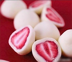 吃货界中的酸奶草莓的做法
