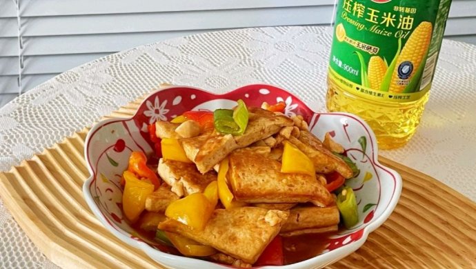 彩椒烧豆腐