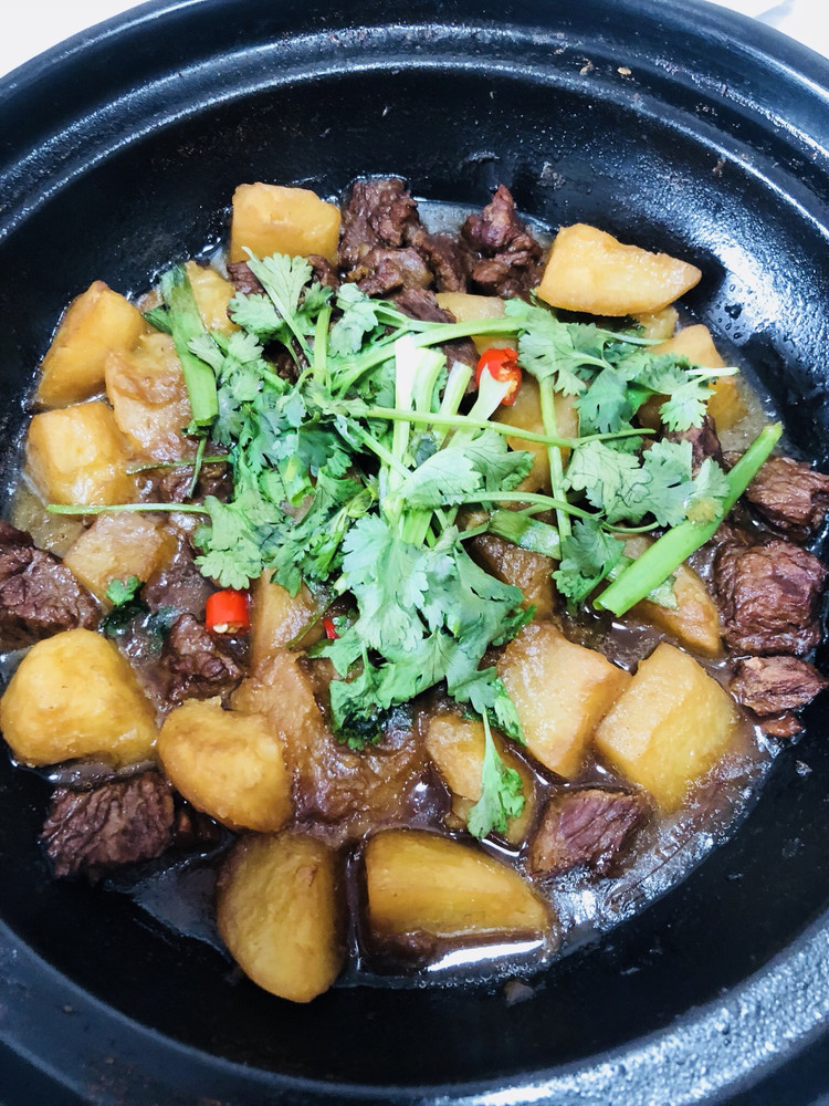 土豆炖牛肉的做法