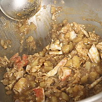 螃蟹各种做法你都吃过？我猜这种一定没试过！土豆蟹骨酱了解下！的做法图解8