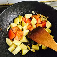 牛肉炖土豆的做法图解2