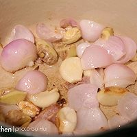 好吃到呱呱叫的紫苏牛蛙锅的做法图解5