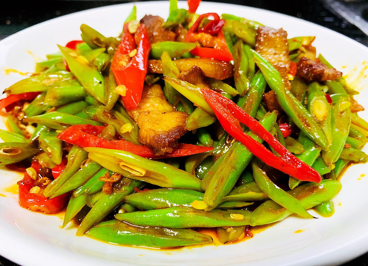 上班族快手菜-回锅肉炒四季豆的做法