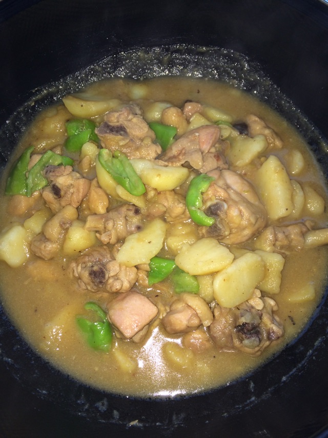鸡腿炖土豆