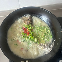活水煮活鱼，整条鱼下锅煮的做法图解2