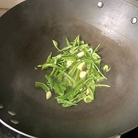 青椒榨菜汤面的做法图解8