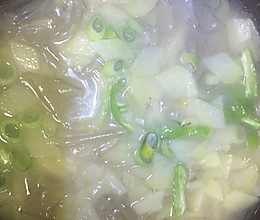 土豆粉皮汤的做法