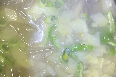 土豆粉皮汤