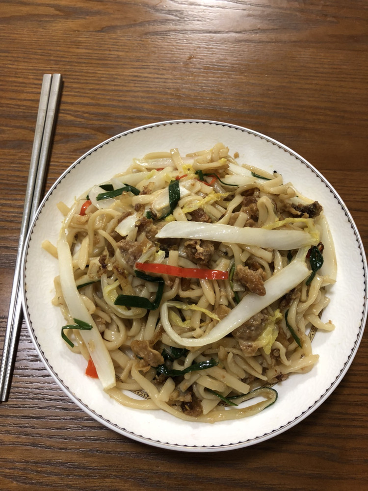 猪油渣炒面的做法