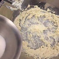 日式奶酪奶油霜的做法图解2