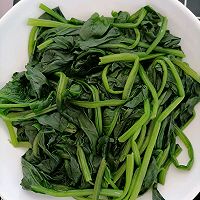 肉沫菠菜的做法图解1