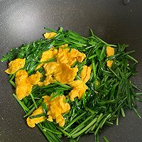 韭菜炒鸡蛋的做法图解4
