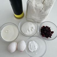 搅一搅就成功 松软蔓越莓玛芬蛋糕的做法图解1