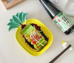 白灼莴笋#百搭sauce#的做法