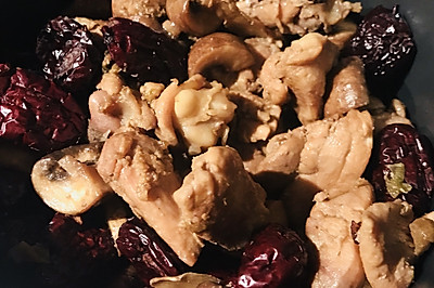 蘑菇红枣炖鸡