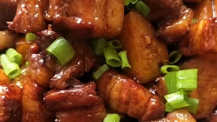 五花肉炖土豆