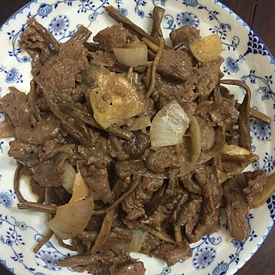 茶树菇炒牛肉片