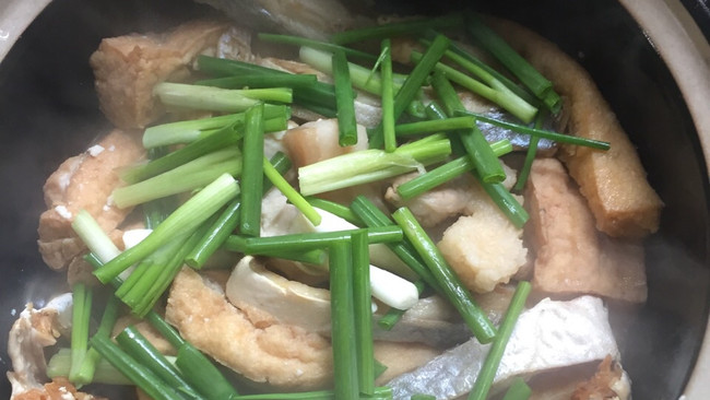 咸鱼五花肉煲的做法
