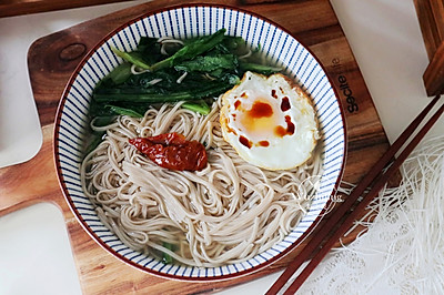 【鸡蛋荞麦面条】温暖早餐，懒人做法特营养