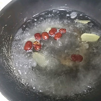 红糖鸡蛋姜枣水的做法图解3