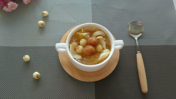 银耳百合莲子汤的做法