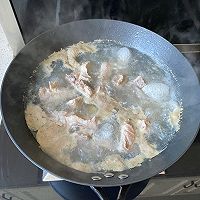 冬季居家一锅搞定美味炖菜，红烧排骨炖萝卜的做法图解3