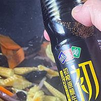 #吃出健康，解决假胖#玉米笋炒时蔬的做法图解6