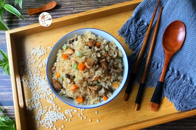 鸡肉杂蔬焖饭