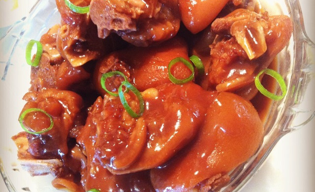 玫瑰腐乳炖猪蹄