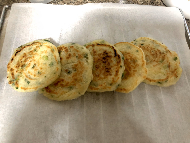 不用揉面的葱花饼的做法