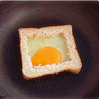 美味早餐——培根土司的做法图解3