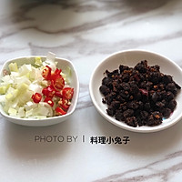 #多力金牌大厨带回家#金牌豆豉凉瓜炒牛肉的做法图解2