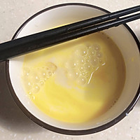 #520，美食撩动TA的心！#心动吐司鸡蛋杯的做法图解2