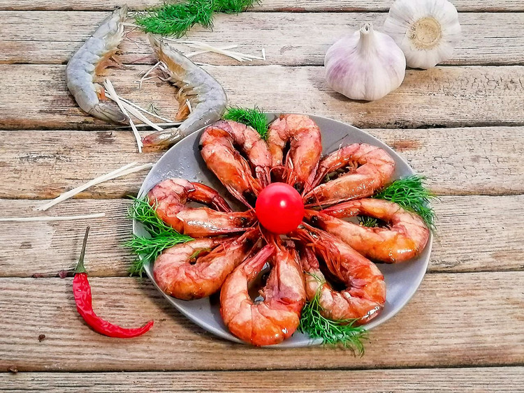 大厨教你做Q弹鲜美的红烧虾，好吃的吮手指头的做法