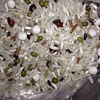 玉米八宝粥的做法图解2