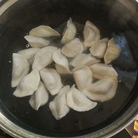捞汁香菇猪肉馅水饺的做法图解4