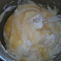 甜蜜七夕 椰浆戚风蛋糕 (电饭锅版) 超级简单，简单即是美！的做法图解9