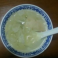 滋润雪梨银耳汤的做法图解1