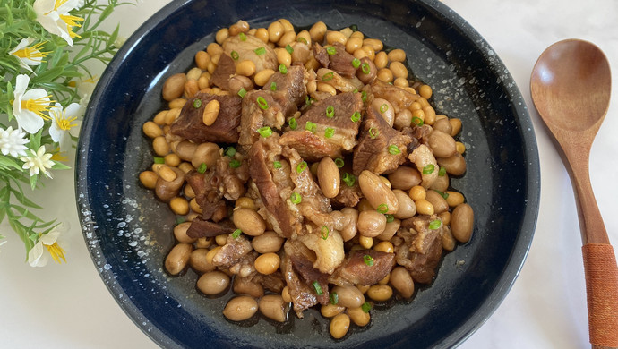 黄豆花生炖牛腩