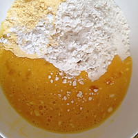 玉米面西葫芦营养小蛋饼的做法图解1