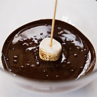 巧克力蘸酱棉花糖的做法图解3