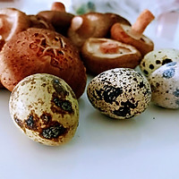 香菇鹌鹑蛋灯盏的做法图解1