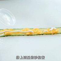 #中西结合还可以这么吃#加拿大北极虾芒果黄瓜卷的做法图解4